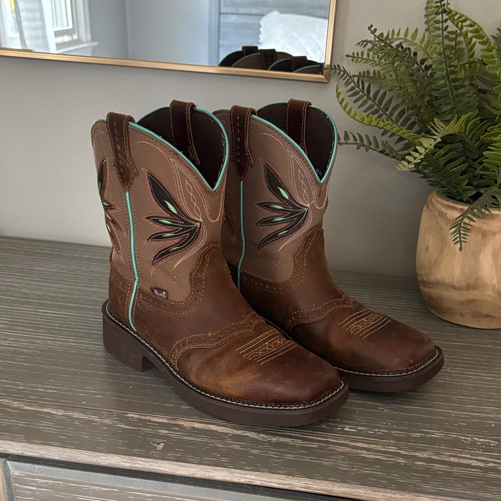 Western Justin Brand Cowgirl Boots